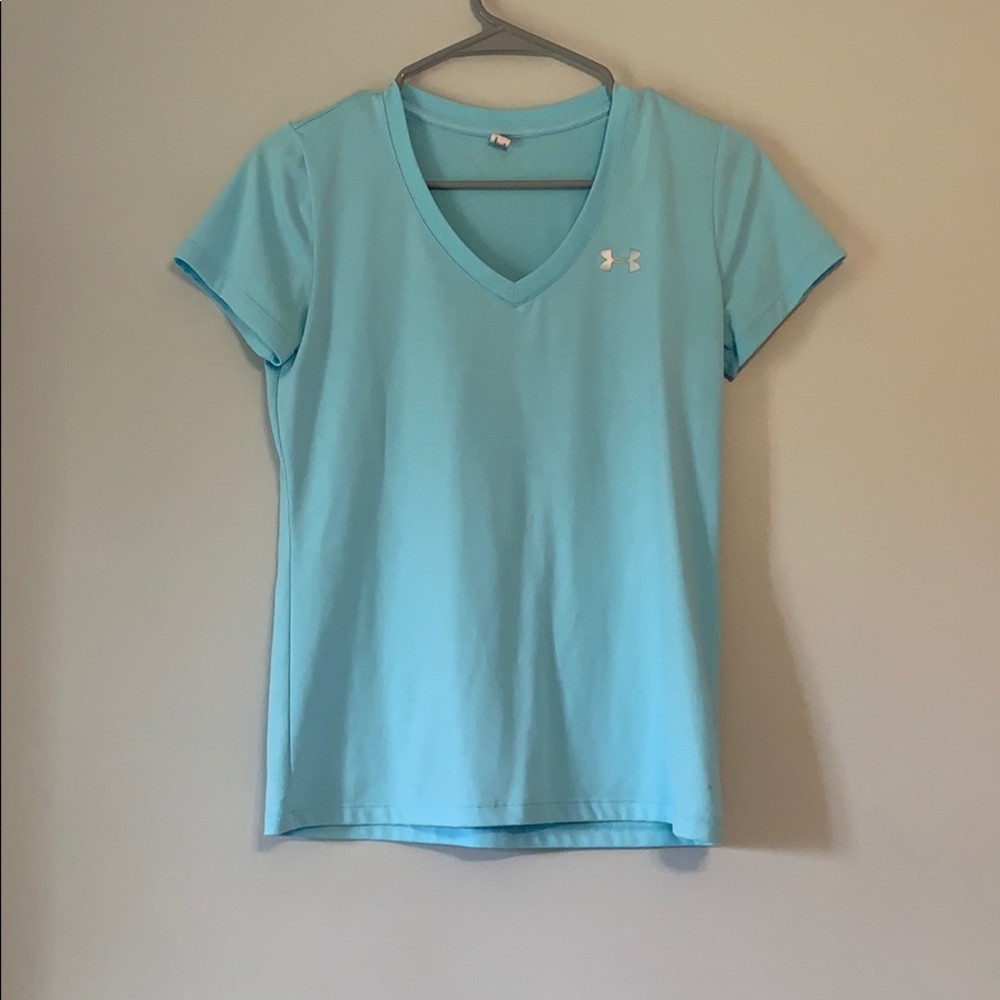Blue loose fit under armour tee